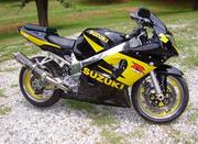 2003 Suzuki GSX-R Engine size: 600 cc